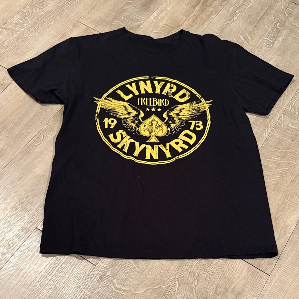 Lynyrd Skynyrd T Shirt Size Medium PTP 18.5”